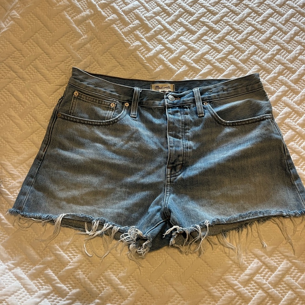 Madewell relaxed denim button fly shorts size 30